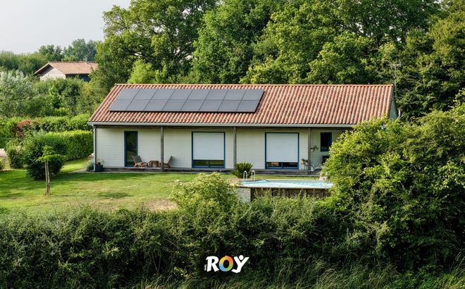 Panneaux solaires photovoltaïques en toiture