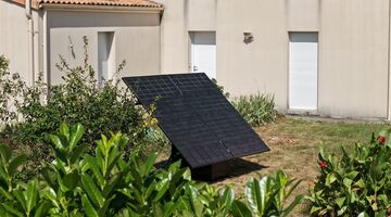Panneaux solaires photovoltaïques au sol